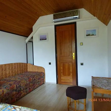 Fabian Apartman-haz Апартаменты *