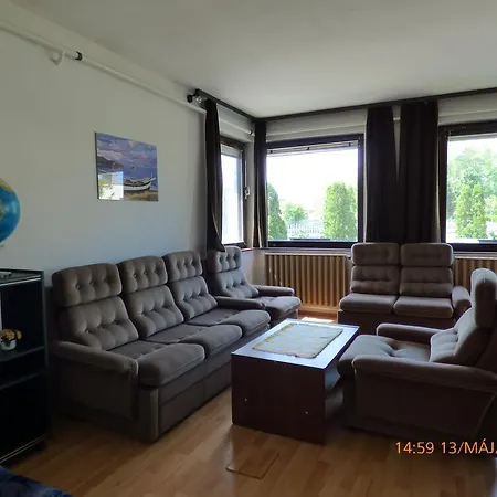 Fabian Apartman-haz Апартаменты