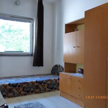Апартаменты Fabian Apartman-haz Сантод