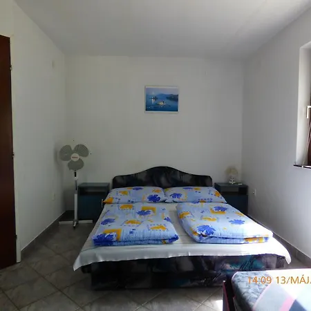Fabian Apartman-haz Апартаменты *