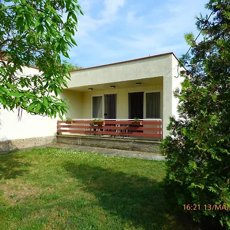 Апартаменты Fabian Apartman-haz Сантод