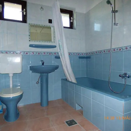 Fabian Apartman-haz * Сантод